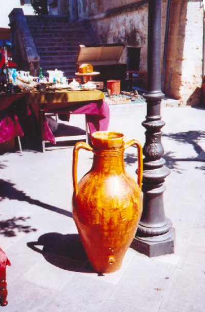 Tricase - piazza Giuseppe Pisanelli - Mercastino delle pulci, dell'antiquariato e dell'artigianato Tricase - piazza Giuseppe Pisanelli - Mercastino delle pulci, dell'antiqu...